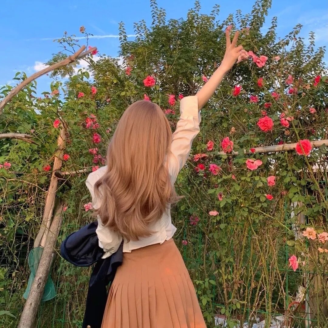 开局我就无敌了$美女房客俏房东